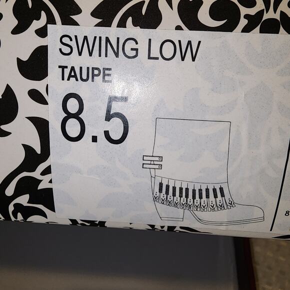 NAUGHTY MONKEY EUC WOMEN'S SIZE  8.5 SWING LOW FRINGE BOOTS - Picture 5 of 12